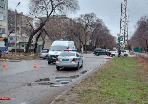 В центре Благовещенска перекрыли проезд из-за ДТП