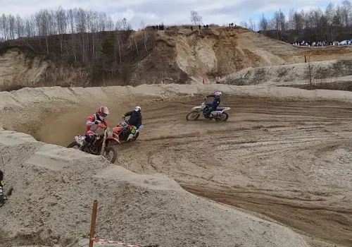 Мотокросс на песчаном треке: в Завитинске открылся сезон соревнований