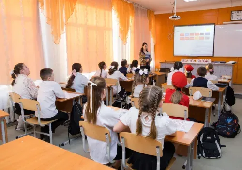 Цикл профилактических акций «Уступи дорогу поездам!» стартовал на ЗабЖД в преддверии школьных каникул