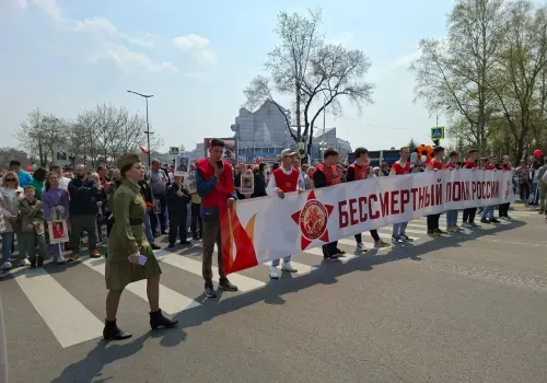 К акции "Бессмертный полк" в Благовещенске присоединились люди разных возрастов