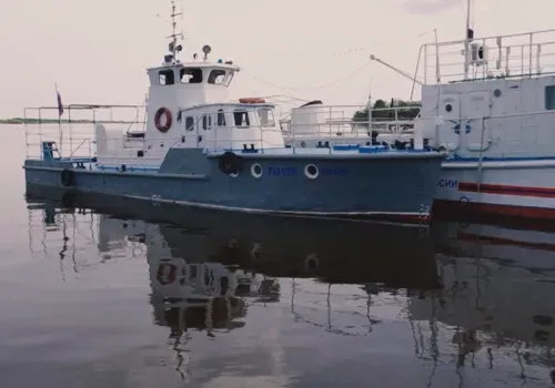 Судно для помощи во время паводков спустили на воду в Приамурье