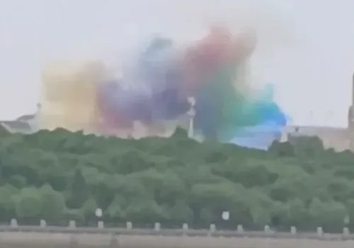 Салют из цветного дыма в Китае заметили на российской территории