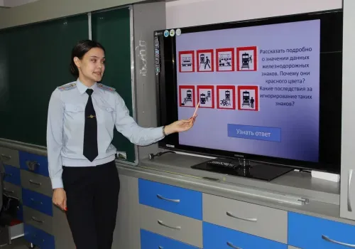 Сотрудники ЗабЖД провели выездную акцию «Железная дорога: твой безопасный путь» для воспитанников Свободненской детской железной дороги