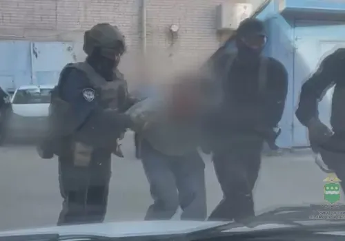 Нашел похожих: мужчину подозревают в организации незаконной миграции