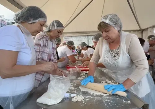 Россия и Китай поставили мировой рекорд по пельменям