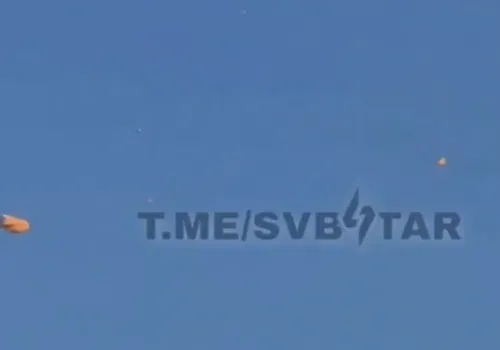 В небе над Приамурьем заметили несколько обломков