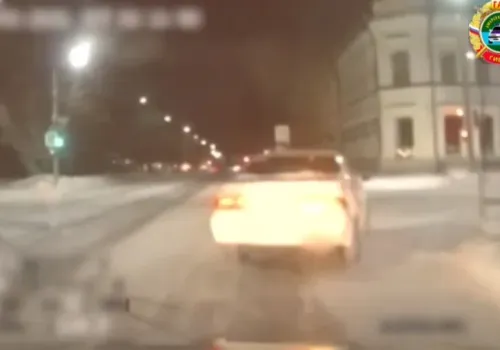 Водитель без прав попытался скрыться от полицейских в Благовещенске
