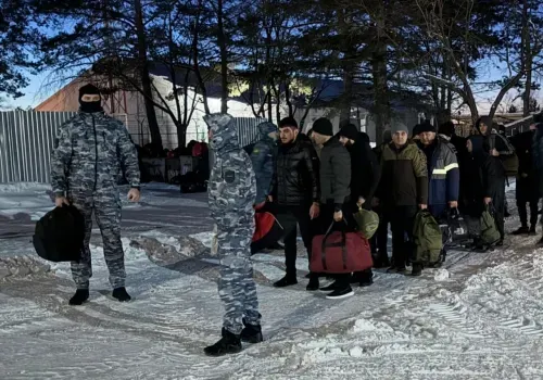 Мигрантов выдворили из России за нарушение правил въезда и пребывания