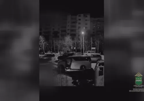 В Благовещенске парень уснул в чужом автомобиле с деньгами и паспортом владельца