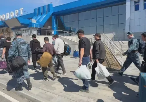 Граждан четырех стран выдворили из России приставы Амурской области