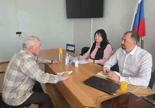 От медицины до благоустройства: выездная приемная Слуцкого работала на севере Приамурья