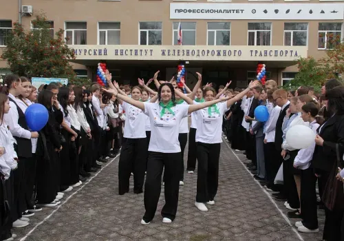 Руководители ЗабЖД поздравили студентов профильных учебных заведений с началом нового учебного года