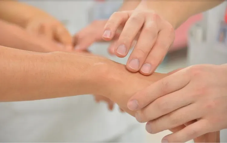 Учащенный пульс может быть симптомом коронавируса