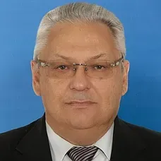 Льготы для ветеранов, доплаты педагогам и сертификат: инициативы амурских депутатов за год