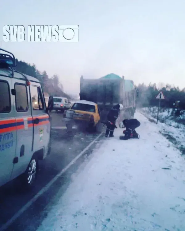 Автомобиль такси на трассе в Свободненском районе врезался в самосвал