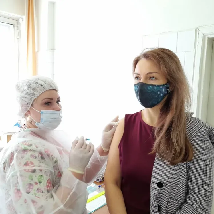 Сотрудники администрации Благовещенского района вакцинировались от COVID-19