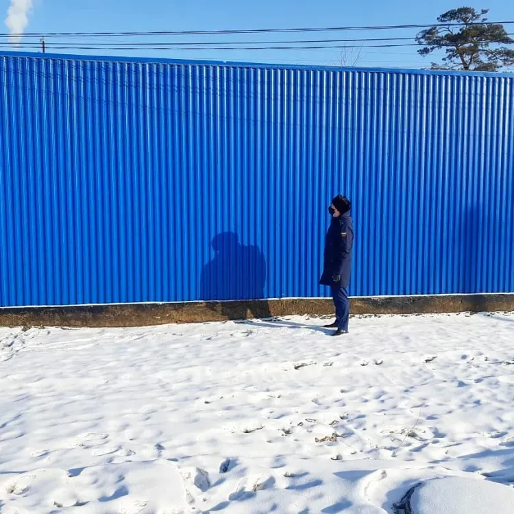 Спецшколу в Свободненском районе обнесли трехметровым забором