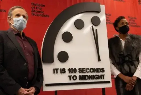Стрелки часов "Судного дня" остановили на 100 секундах до наступления "ядерной полуночи"