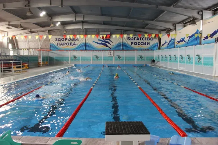 Занятия в бассейне в Циолковском открылись для первоклашек и детей с заболеваниями