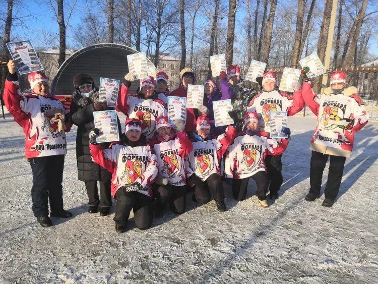 С пенсионерами из Райчихинска провели тренировки на свежем воздухе