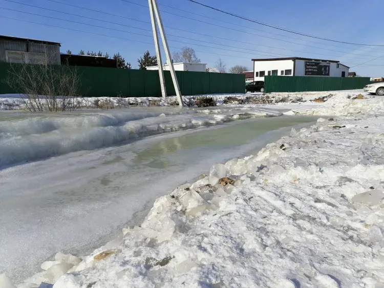 Борьба с подземными ключами в Благовещенском районе длится третий месяц (фото)
