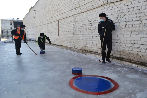 Соревнования по керлингу устроили амурские заключенные