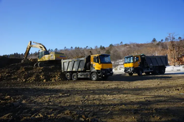 На автодороге в Благовещенском районе продолжается масштабная реконструкция