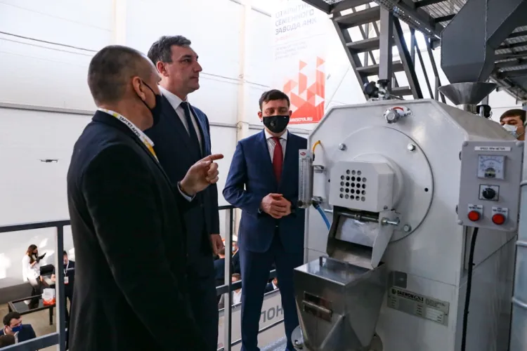 Семенной завод в Благовещенском районе поможет аграриям увеличить урожайность