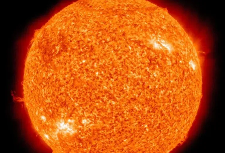 Рост числа мощных вспышек на Солнце может угрожать Земле