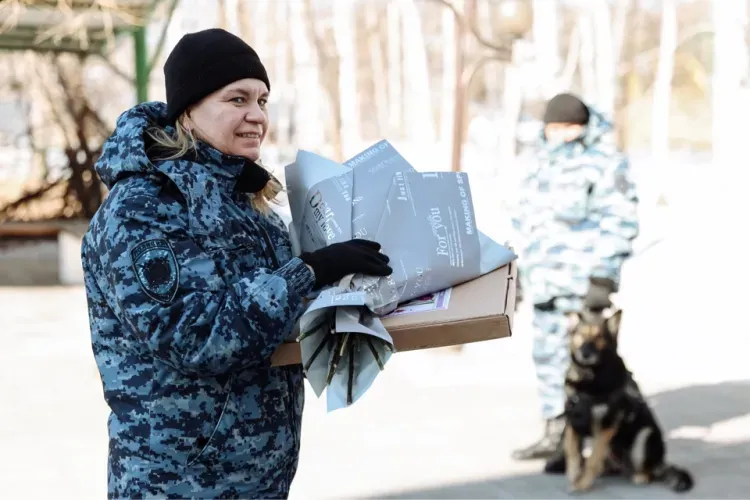 Женщин-кинологов поздравил с наступающим 8 Марта Василий Орлов