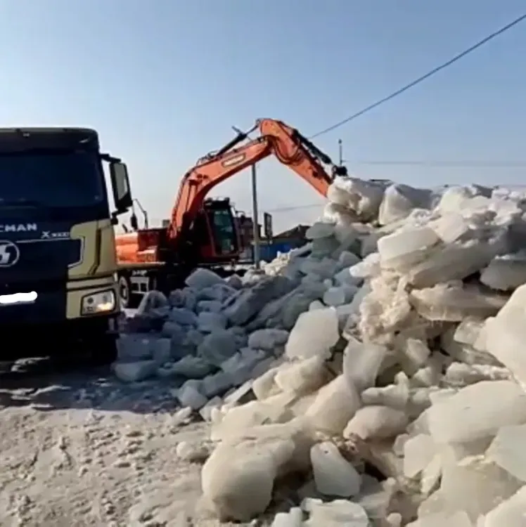 Подземные воды в Чигирях затопили переулок Счастливый