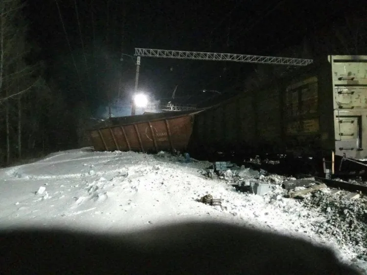 В Амурской области задержали поезд из-за схода вагонов в Забайкалье