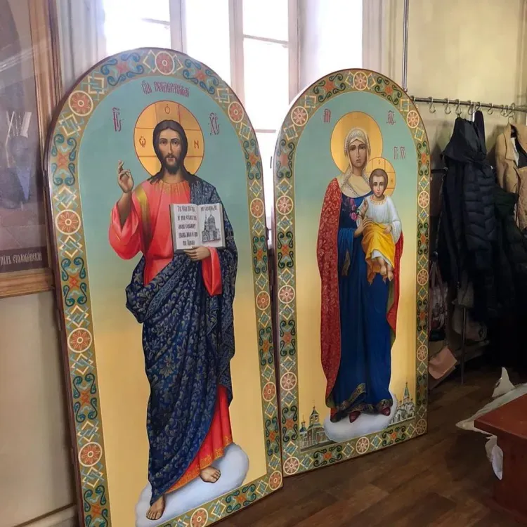 Иконы с дореволюционными собором и магазинами появились в Благовещенске