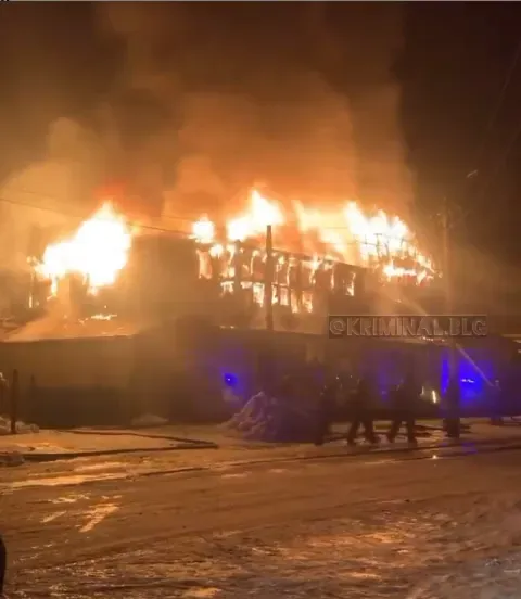 В Зее для тушения магазина из-за нехватки воды привлекли чужие автоцистерны