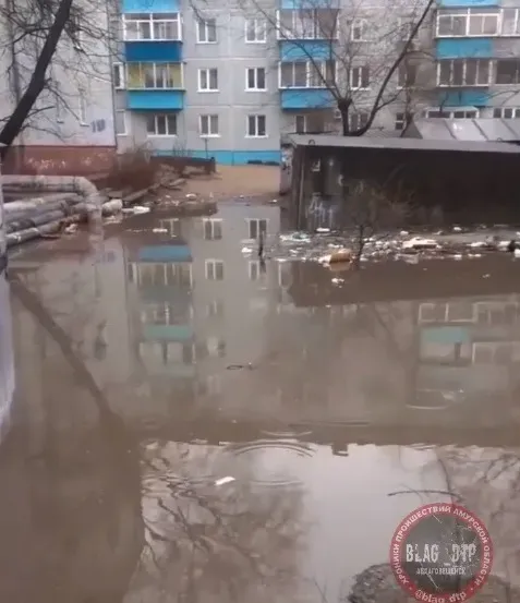 Мэр Благовещенска объяснил, почему с улиц плохо уходит вода после дождя