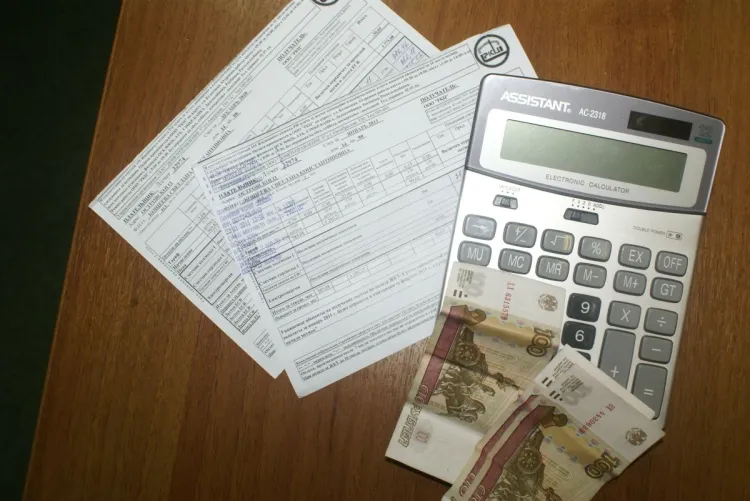 Платить долги по ЖКХ за бывших владельцев квартиры хотят обязать россиян