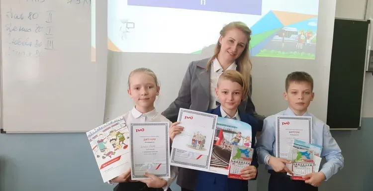 Сотрудники Свободненской детской железной дороги провели игру «Азбука безопасности» для белогорских школьников 