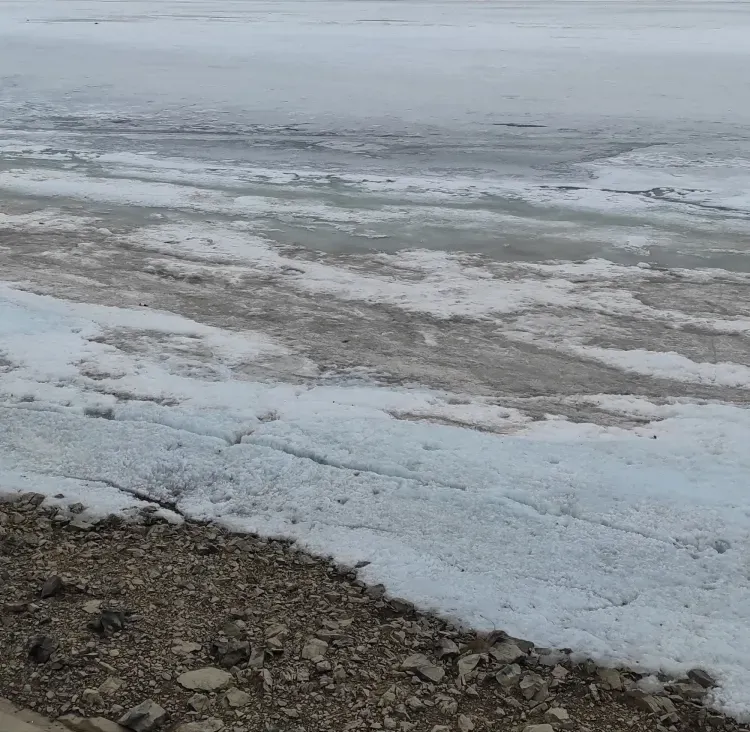 Лед на амурских реках начал разрушаться