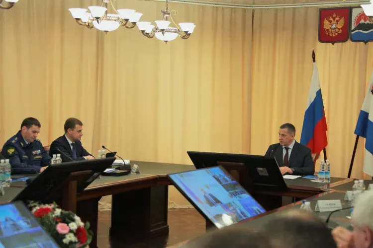 Василий Орлов предложил субсидировать авиарейс между Благовещенском и Хабаровском