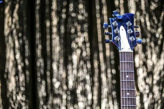 Всемирный день рок-н-ролла отмечают 13 апреля