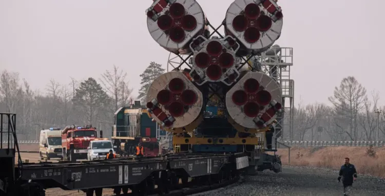 Ракету "Союз-2.1б" со спутниками вывезли на стартовый комплекс Восточного