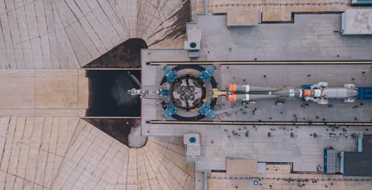 Ракету "Союз-2.1б" со спутниками вывезли на стартовый комплекс Восточного