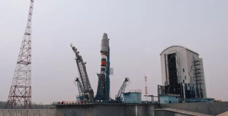 Ракету "Союз-2.1б" со спутниками вывезли на стартовый комплекс Восточного