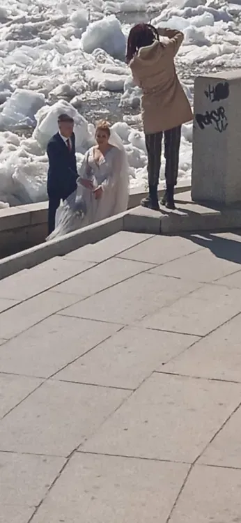 Лед наступает на набережную Амура в Благовещенске