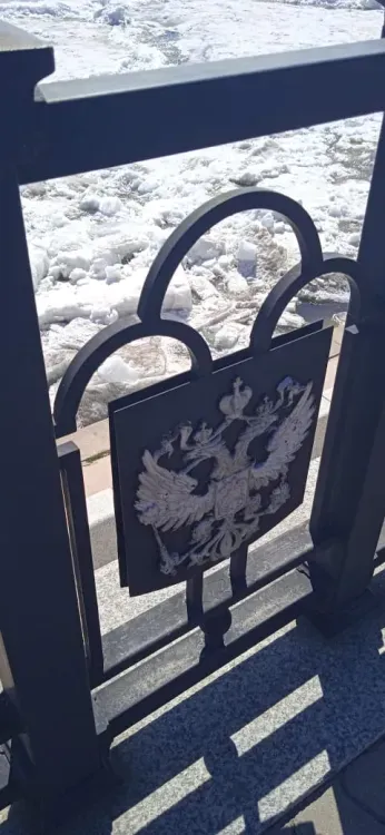 Лед наступает на набережную Амура в Благовещенске