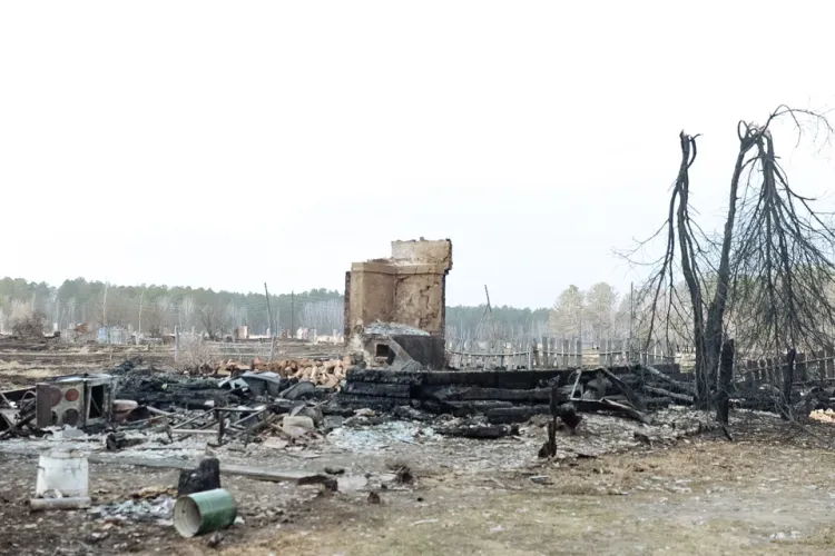 Василий Орлов встретился с амурчанами, потерявшими жилье в пожаре в Шимановском районе