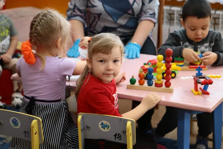 Детей в дежурные группы детсадов Тынды примут только со справкой