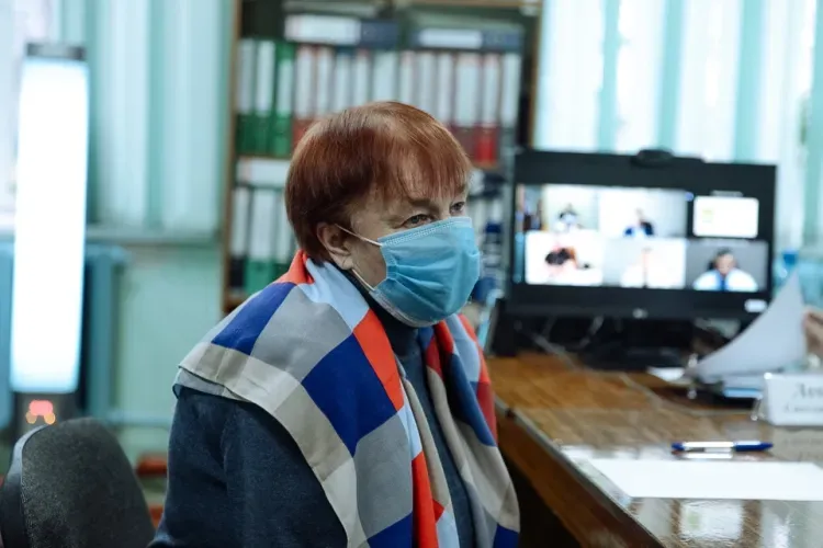 На проблемы в медицине и плохой интернет пожаловались Василию Орлову шимановцы