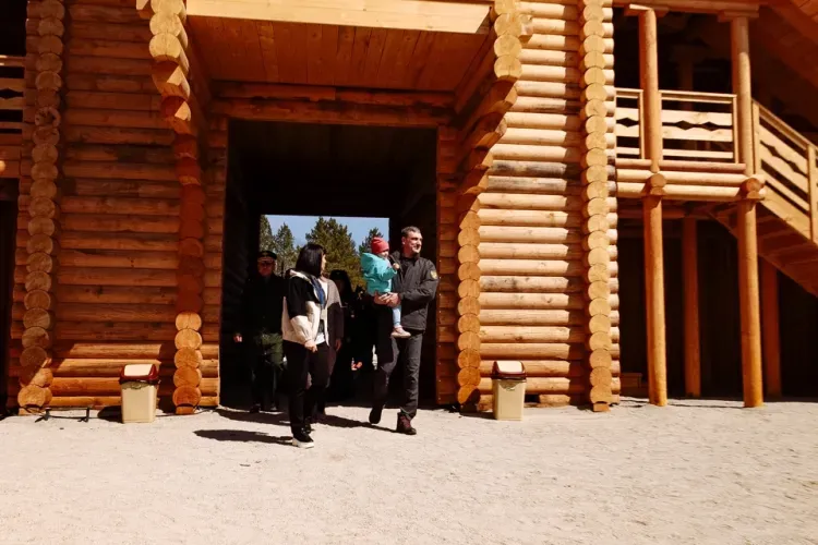 Василий Орлов открыл копию Албазинского острога в амурском парке "Патриот"