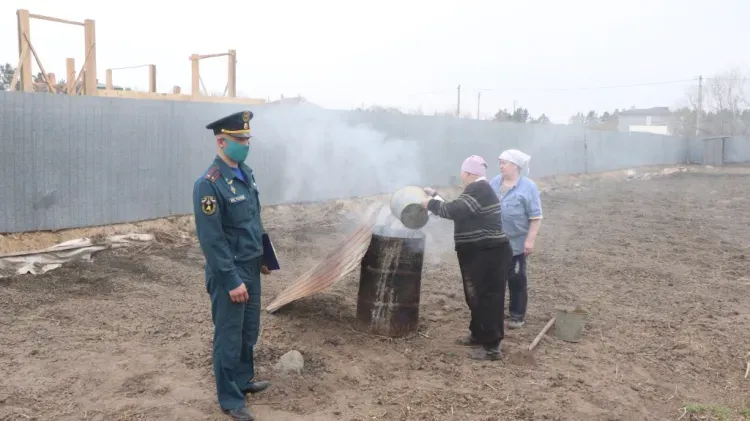 Поджигателей травы во дворах в Благовещенском районе обнаружил беспилотник